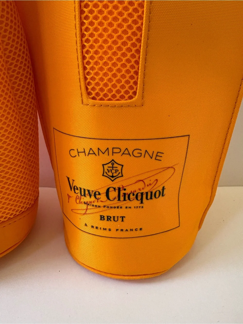 Veuve Clicquot Lot Of 2 Brut Champagne Insulated Bottle Gift Travel Bag Decor